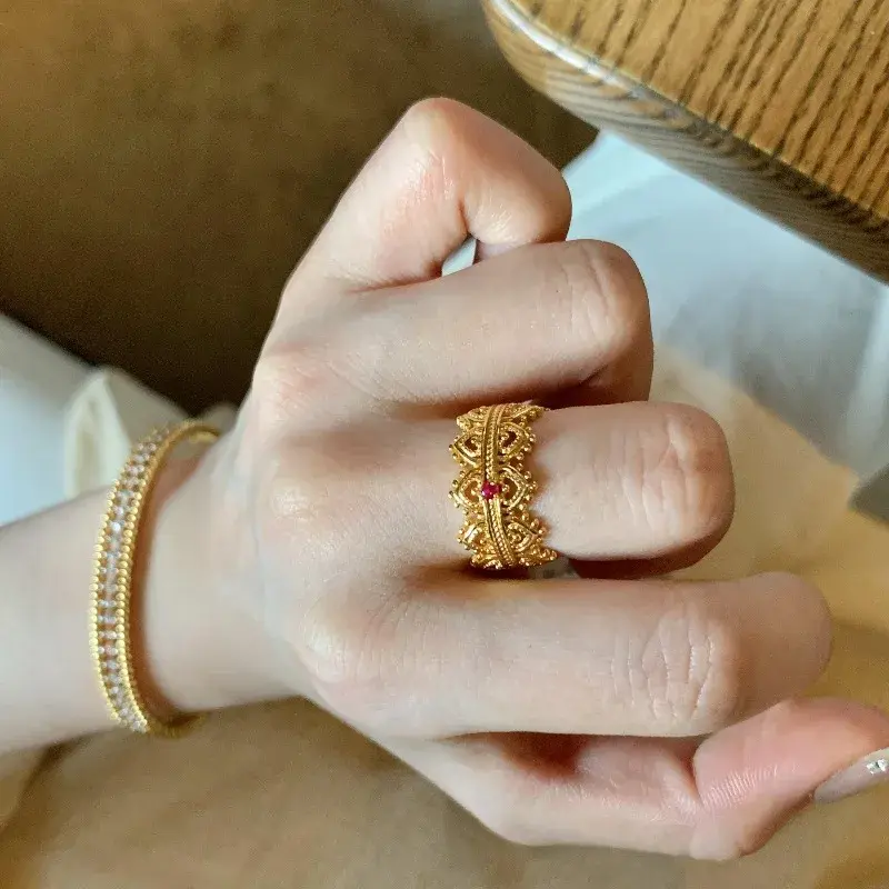Exquisite retro antique gold crafts flower wreath crown rings for women light luxury palace style wedding jewelry adjustable