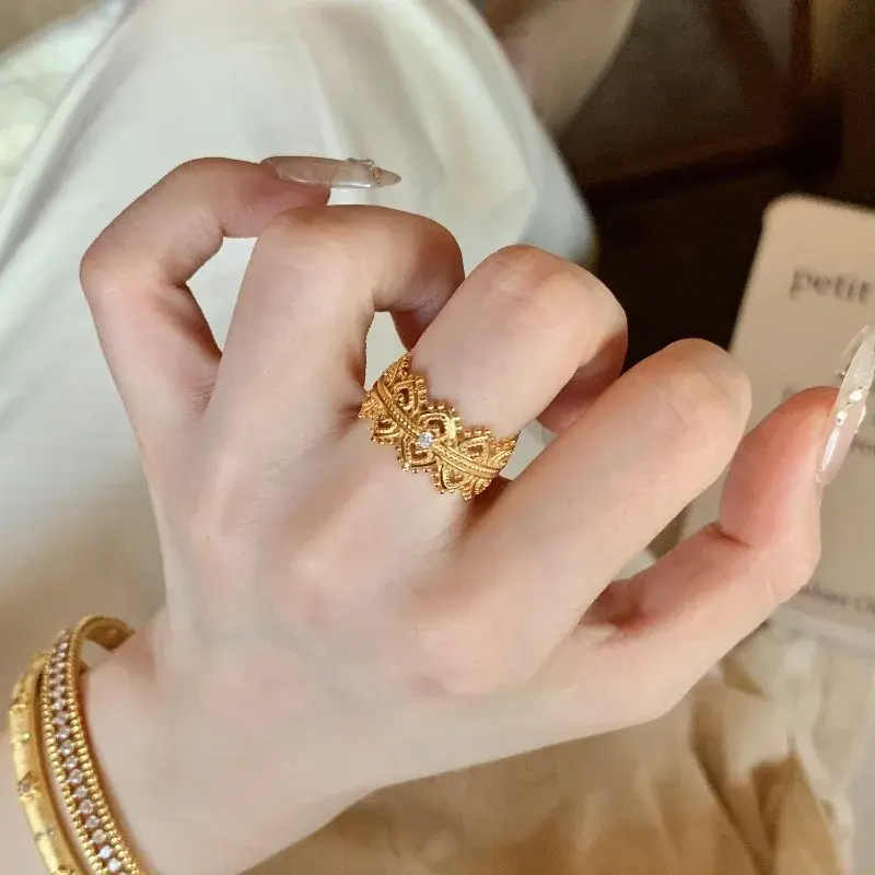 Exquisite retro antique gold crafts flower wreath crown rings for women light luxury palace style wedding jewelry adjustable