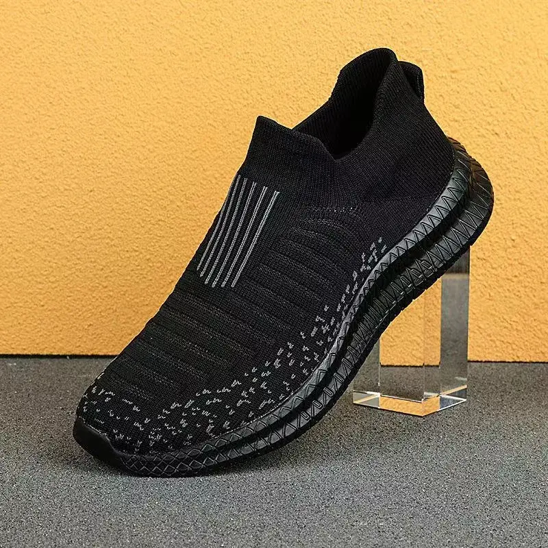 2025Breathable Men Casual Shoes Lightweight Outdoor Male Walking Shoes Anti-slip Men's Sneakers Slip on Flats Vulcanized Shoes