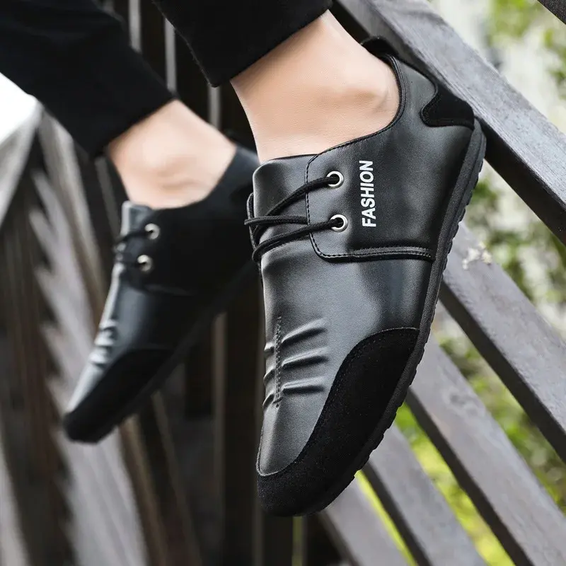 2025 Men Shoes Leisure Leather Shoes for Men White Footwear Summer Trend Breathable Soft Casual Sneakers British Peas Shoes