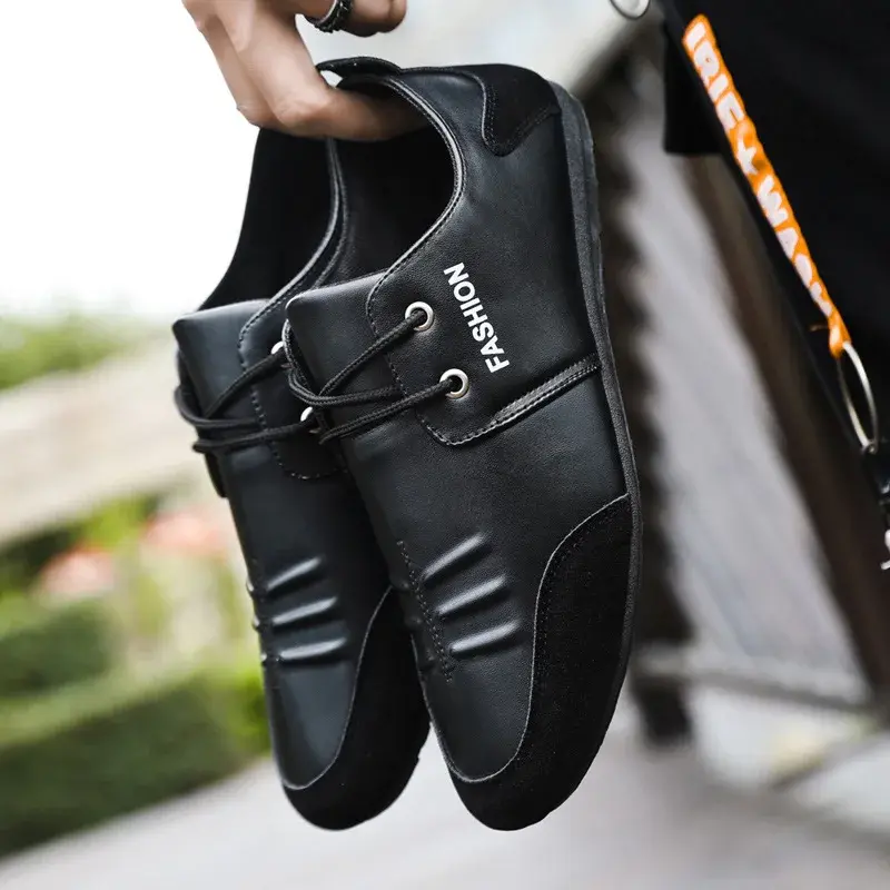 2025 Men Shoes Leisure Leather Shoes for Men White Footwear Summer Trend Breathable Soft Casual Sneakers British Peas Shoes