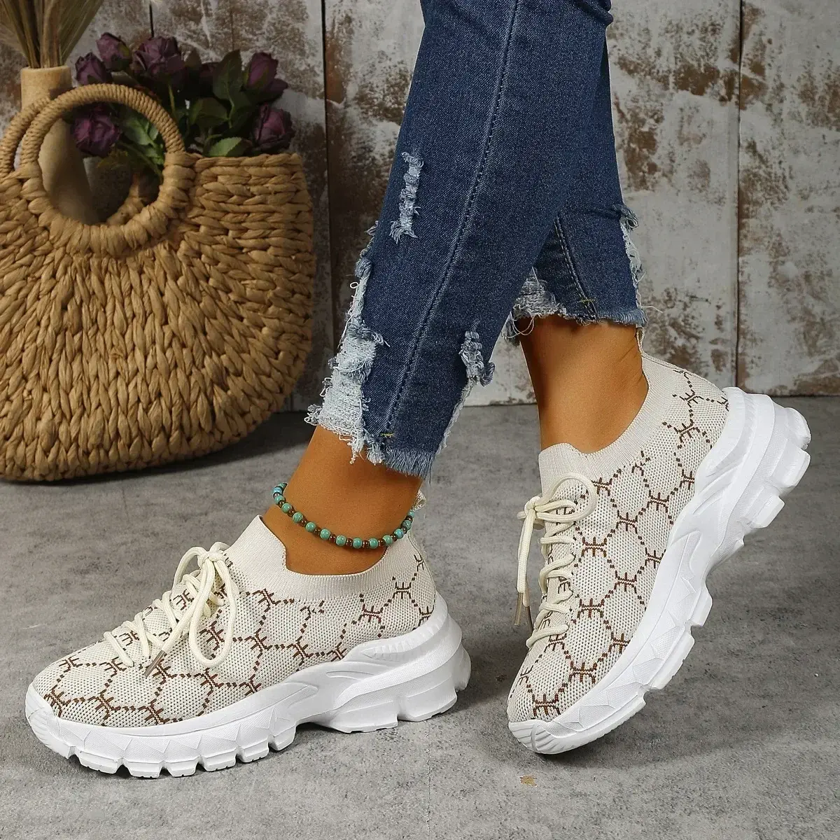Women's Mesh Knitting Flat Shoes Lace-up Round Toe Breathable Sneakers Women Autumn Soft Sole Footwear Woman Wedge Sport Shoes