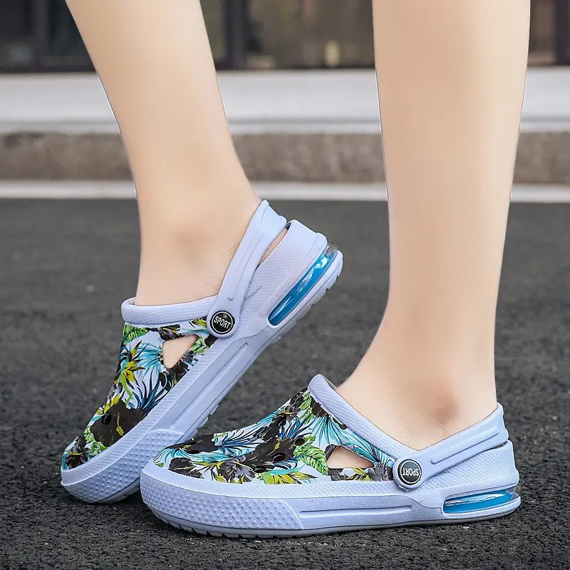 Sandals Hole Shoes Beach Sandals Home Slippers Camouflage Summer Men and Women Casual Garden Shoes 2021