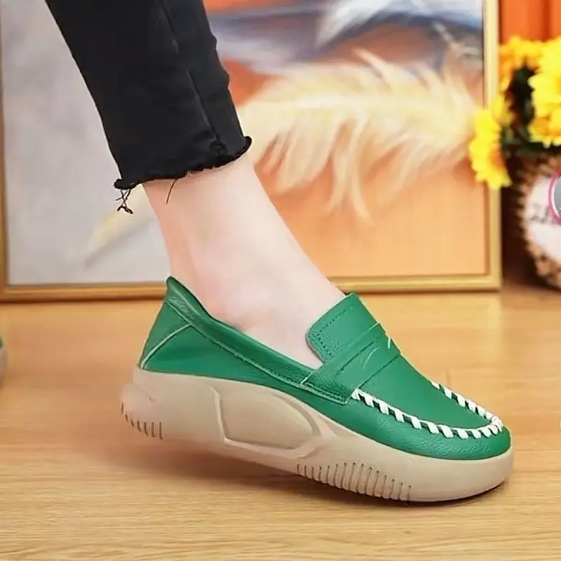 Platform Casual Slip-on Loafers for Women  Spring New Soft-soled Women's Shoes Comfortable Work Shoes Sewn Leather Shoes