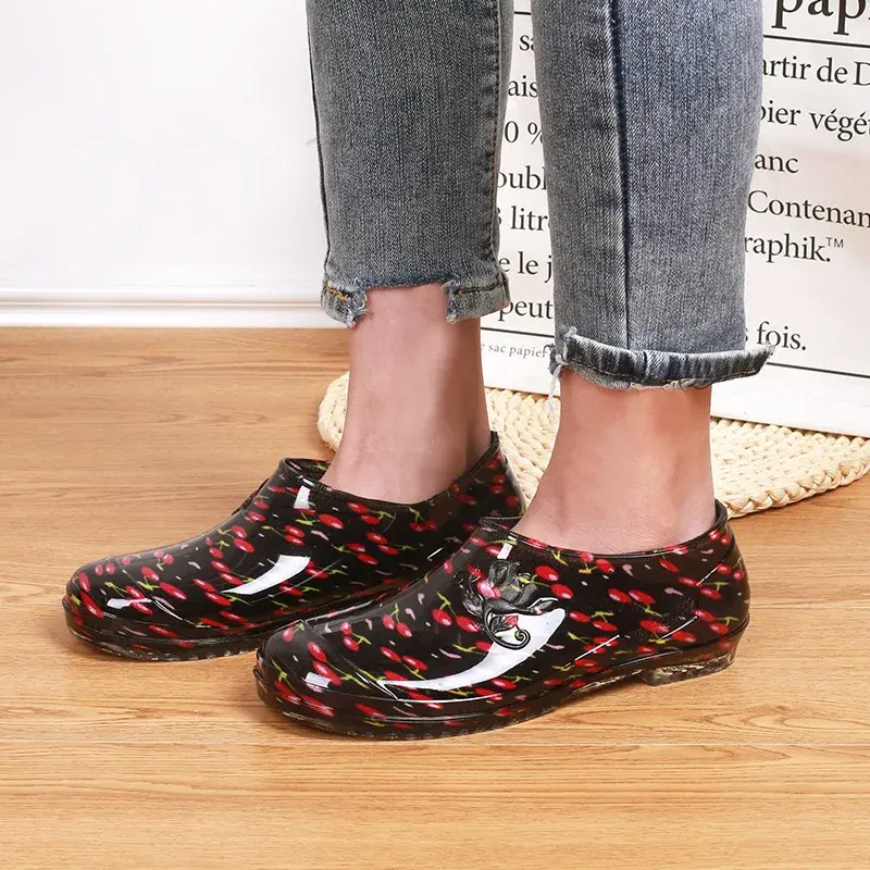 Low-Top Shallow Waterproof Women's Shoes Kitchen Anti-Slip Reinforced Cotton Fleece Boats Shoes Rain Boots 2025