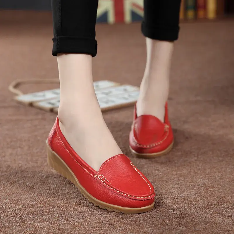 2025 Spring and Summer Hollow Flat Mother Shoes Women Casual Shoes Simple White  Wear-resistant Women  Sneakers