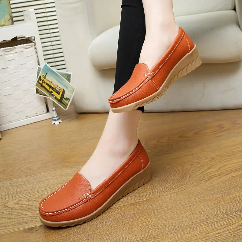 2025 Spring and Summer Hollow Flat Mother Shoes Women Casual Shoes Simple White  Wear-resistant Women  Sneakers