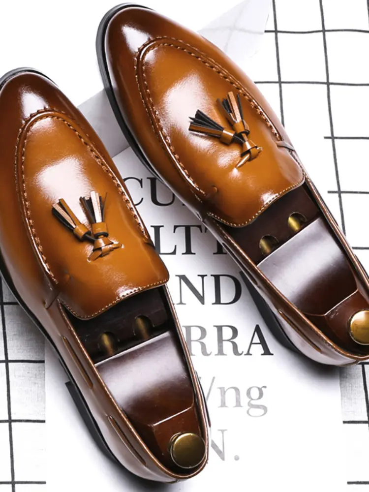Man Casual Shoes Italy Style Comfortable Fashion Luxury loafers Men Leather Shoes  2023