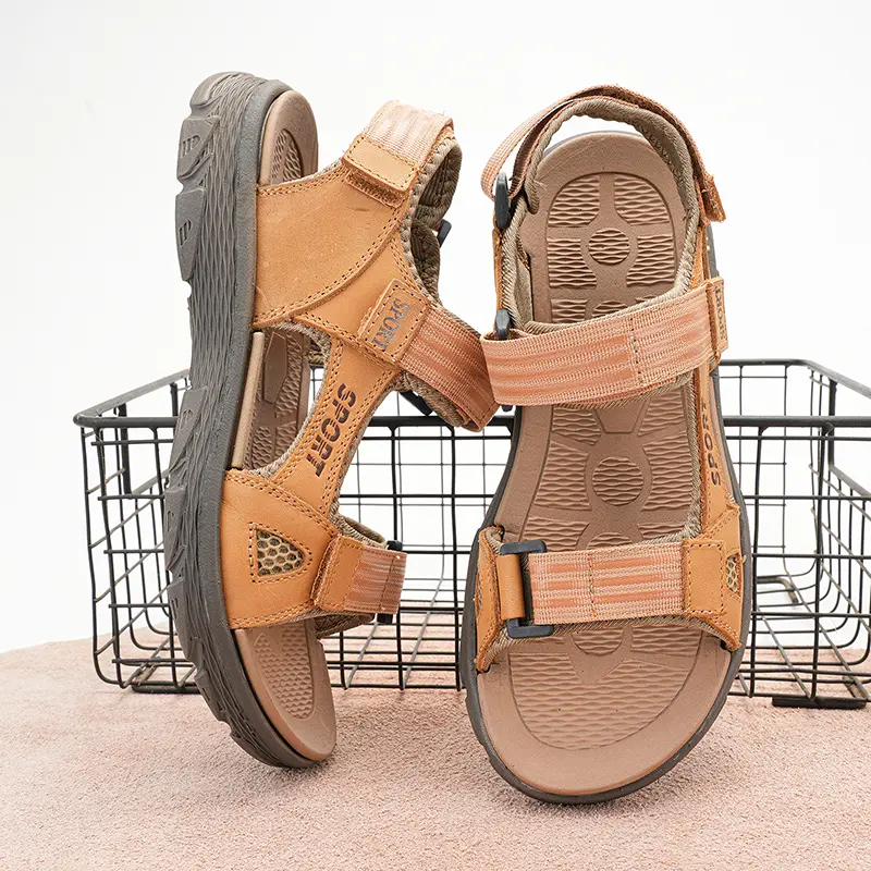 New Summer Lightweight Men Leather Roman Sandals Comfortable Beach Sandals Man Fashion Outdoor Casual Sneakers Classic Men Shoes