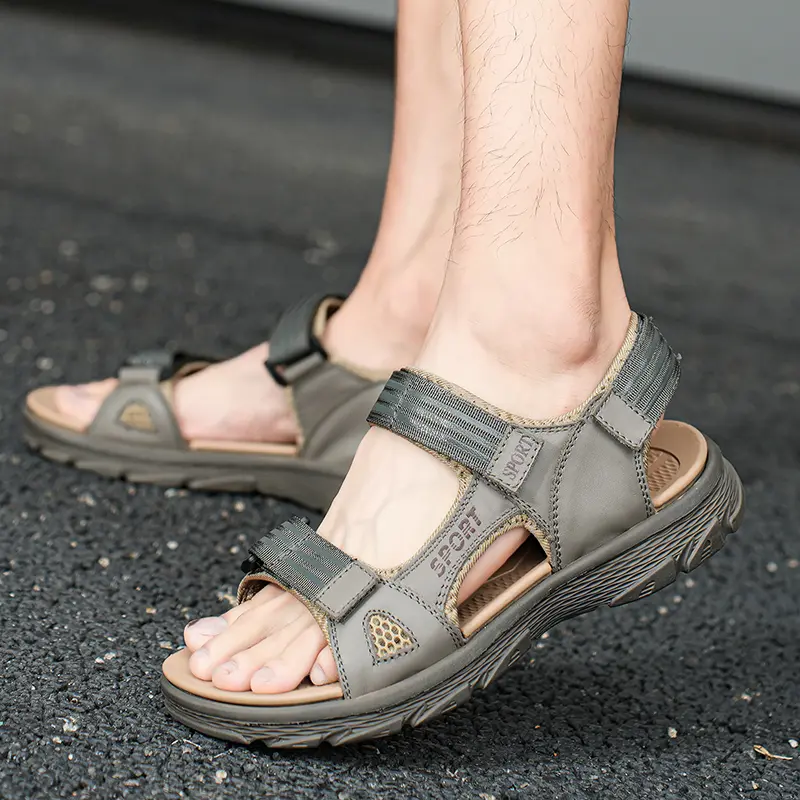 New Summer Lightweight Men Leather Roman Sandals Comfortable Beach Sandals Man Fashion Outdoor Casual Sneakers Classic Men Shoes