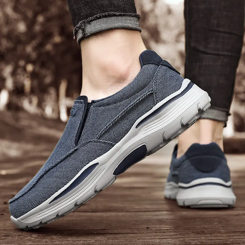 Men's Canvas Vulcanized Shoes Breathable Loafers New Comfortable Men's Shoes Outdoor Walking Shoes Lightweight Men Sneakers