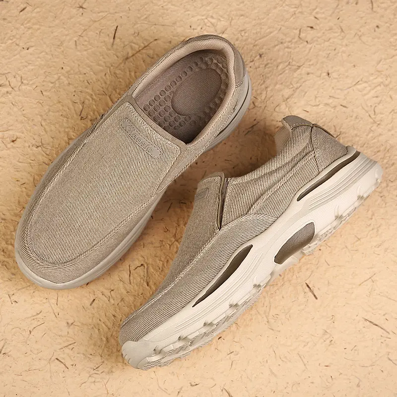 Men's Canvas Vulcanized Shoes Breathable Loafers New Comfortable Men's Shoes Outdoor Walking Shoes Lightweight Men Sneakers