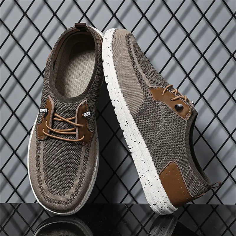 New Spring Men Flat Moccasins Handmade Soft Loafers Comfortable Men's Driving Shoes Breathable Mesh Casual Shoes Men Sneakers