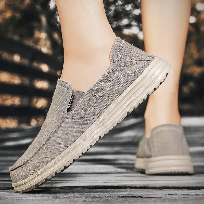 New Men's Vulcanized Shoes Breathable Canvas Shoes Loafers Men Casual Shoes Lightweight Outdoor Walking Shoes Plus Size Sneakers