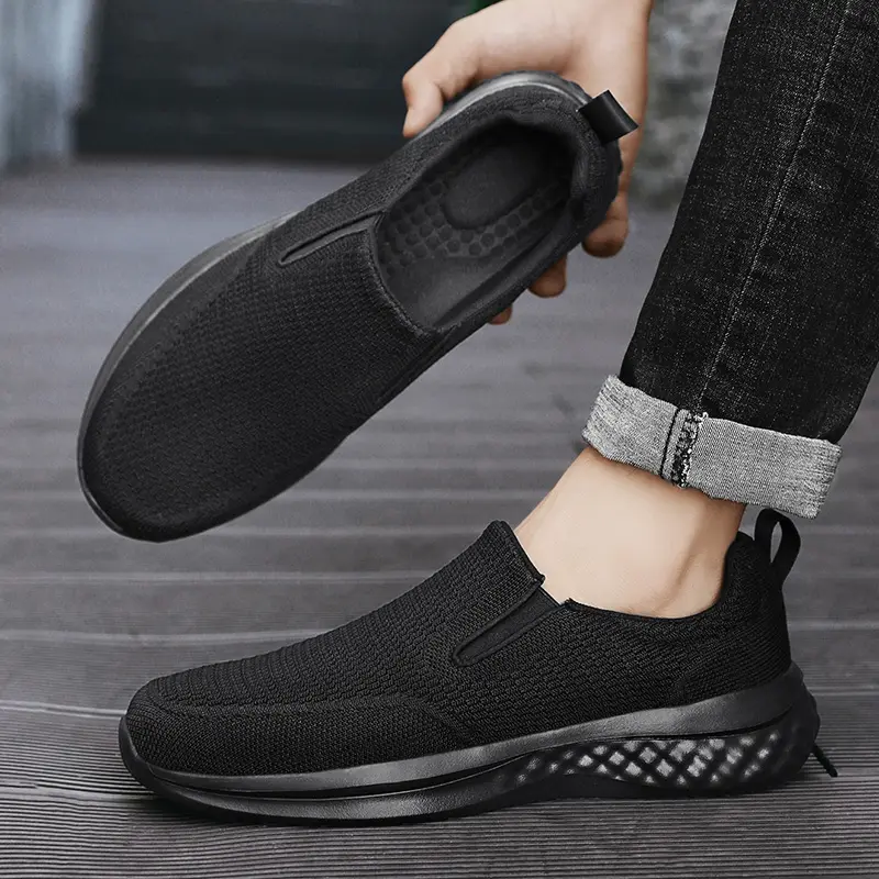 Slip-on Flats Vulcanized Shoes New Breathable Men Casual Shoes Lightweight Outdoor Male Walking Shoes Anti-slip Men's Sneakers