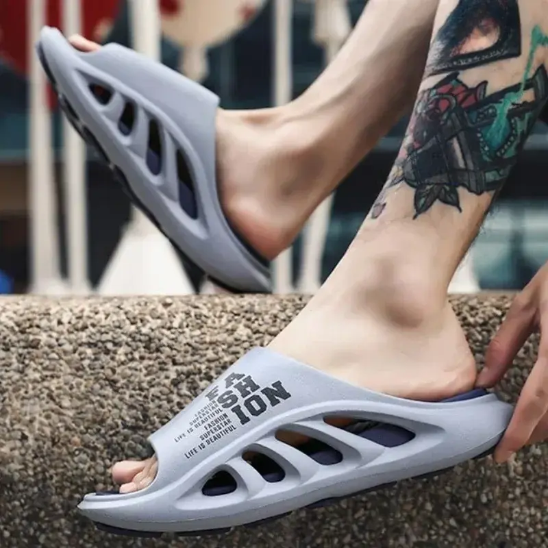 Summer Men's Slippers Hollow Sandals Men EVA Soft Non-slip Casual Shoes Lightweight Comfortable Indoor Flip Flop Ciabatte Uomo