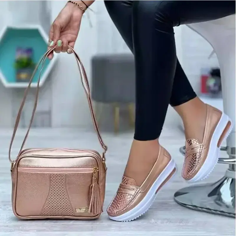 Plus Size 43 Women's Casual Shoes Breathable Lightweight Slip on Vulcanized Shoes Women Platform Comfortable Sneakers Zapatillas
