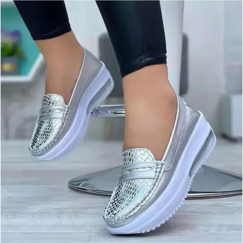 Plus Size 43 Women's Casual Shoes Breathable Lightweight Slip on Vulcanized Shoes Women Platform Comfortable Sneakers Zapatillas