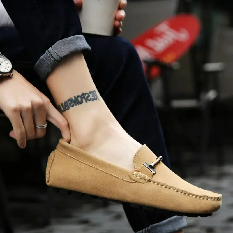 Luxury Men Loafers Slip on Sneakers Casual Boat Shoes New Fashion Male Driving Shoes Soft Moccasins Suede Flat Men Shoes Zapatos