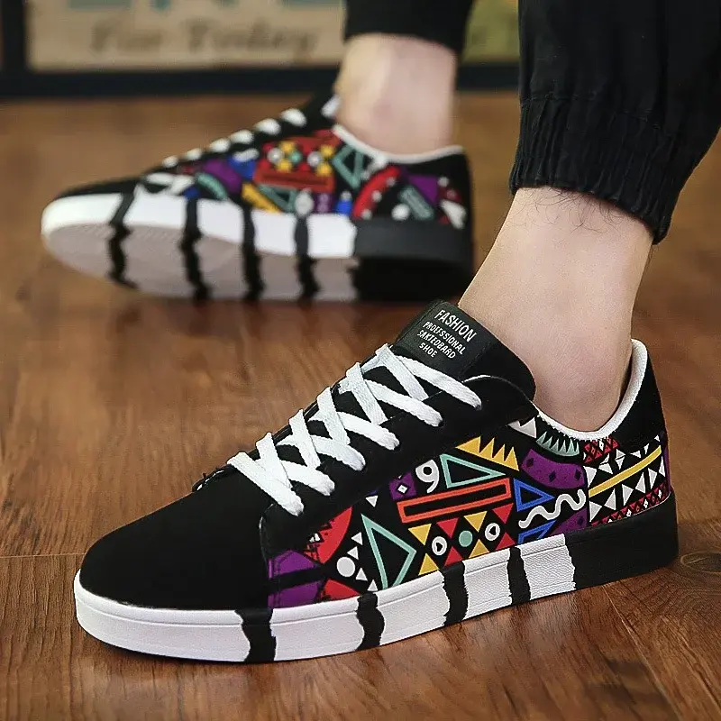Men's Sneakers Graffiti Canvas Shoes Fashion Black Casual Shoes Lace-up Vulcanized Shoe Designer Flat Men Shoes Tenis Masculino