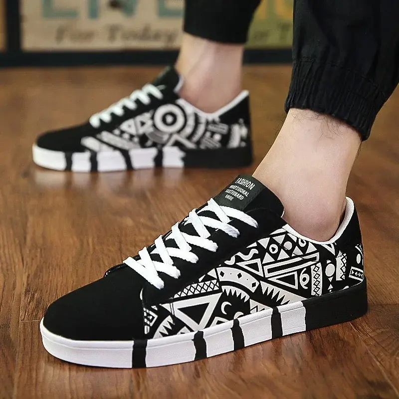 Men's Sneakers Graffiti Canvas Shoes Fashion Black Casual Shoes Lace-up Vulcanized Shoe Designer Flat Men Shoes Tenis Masculino