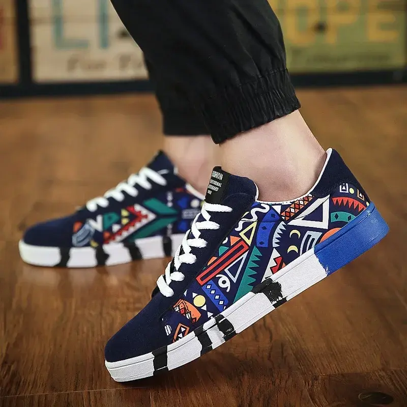 Men's Sneakers Graffiti Canvas Shoes Fashion Black Casual Shoes Lace-up Vulcanized Shoe Designer Flat Men Shoes Tenis Masculino