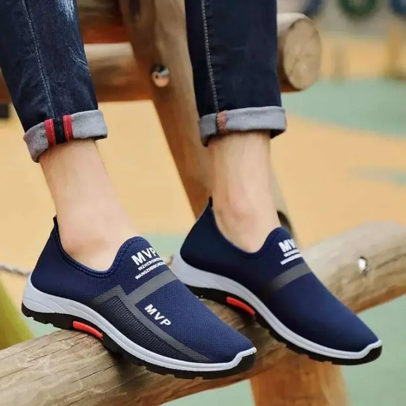 Summer Men Shoes Breathable Sneakers Mesh Lightweight Walking Shoes 2025 New Man Slip on Casual Shoe Men Loafers Tênis Masculino