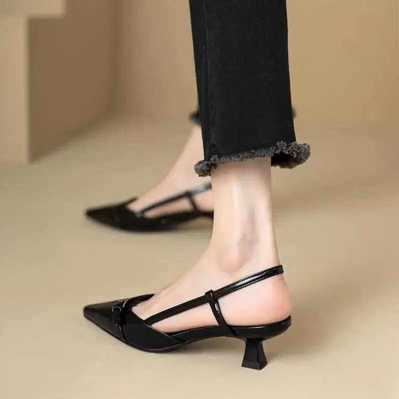 Women's Sandals Pointed Toe Sandals Patent Leather Mid Heels Ladies Shoes Summer Sexy Casual Shoes Designer Slip On Women Pumps