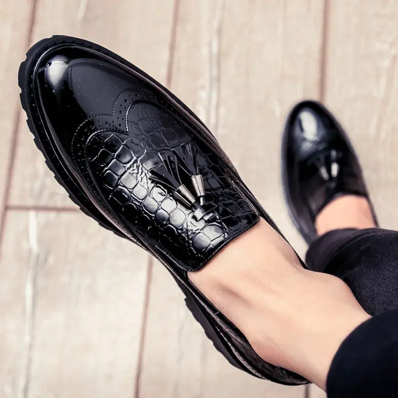 New Fashion Men's Dress Shoes Breathable Comfortable Leather Loafers Vintage Business Social Oxfords Zapatos De Vestir Hombre