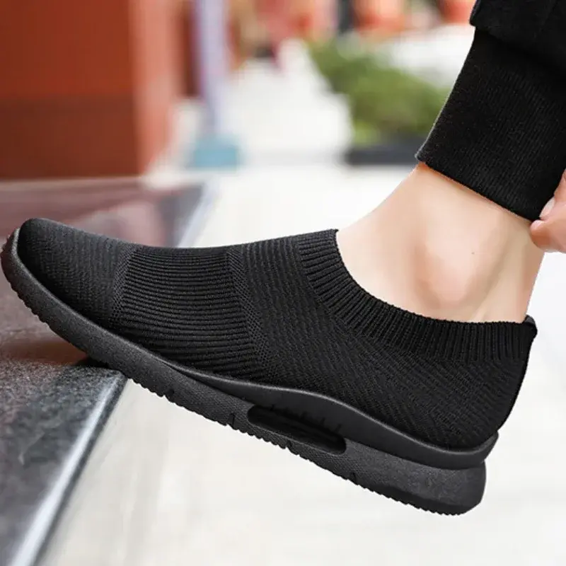 Men's Sneakers Breathable Loafers Outdoor Soft Sole Flats Mesh Men Running Shoes Lightweight Slip on Casual Shoes Tenis Hombres