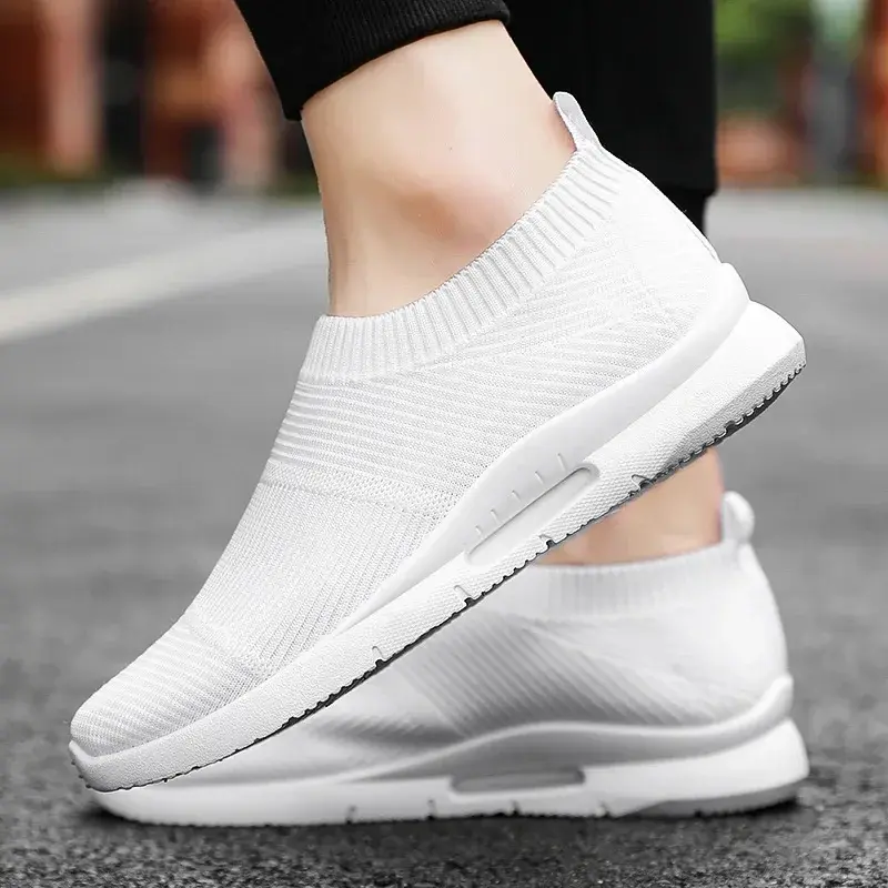 Men's Sneakers Breathable Loafers Outdoor Soft Sole Flats Mesh Men Running Shoes Lightweight Slip on Casual Shoes Tenis Hombres