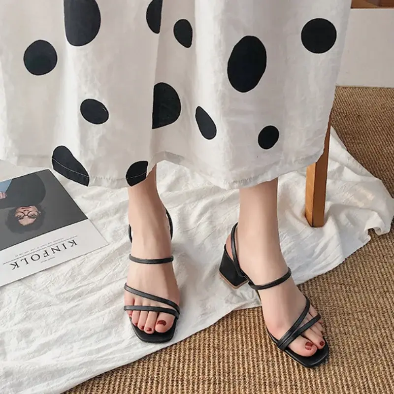 2025 Summer Women's Sandals Casual Female Slippers Fashion Sexy Female Shoes Square Heel Open Toe Ankle Strap Sandals Sandalias