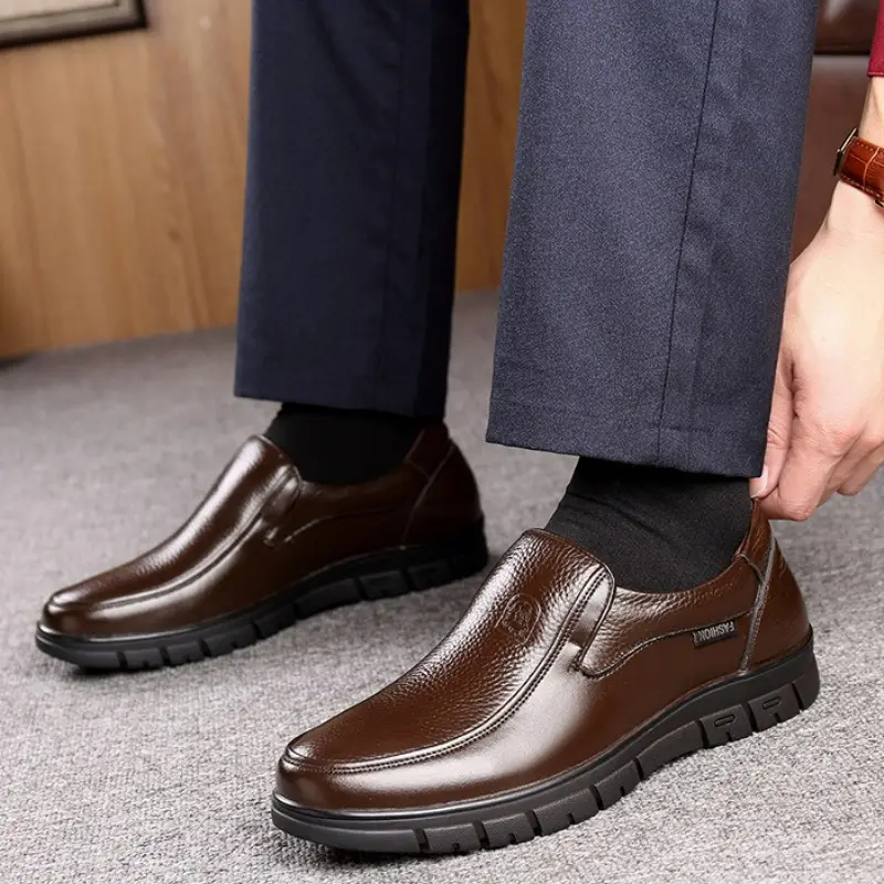 2025 Men's Leather Shoes Soft Casual Shoes Flat Non-slip Walking Shoe Slip on Platform Men Shoes Handmade Outdoor Male Loafers