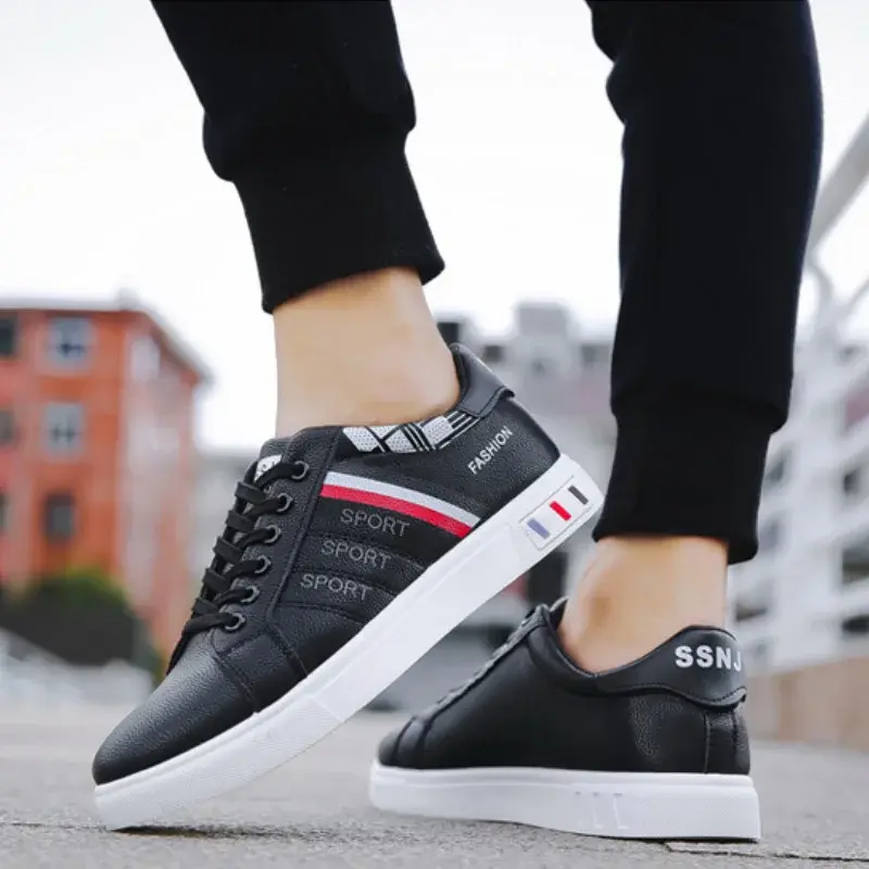 Men's Sneakers White Casual Shoes Breathable Men Shoes Autumn Outdoor Lightweight Flats Fashion Vulcanized Shoes Tenis Masculino