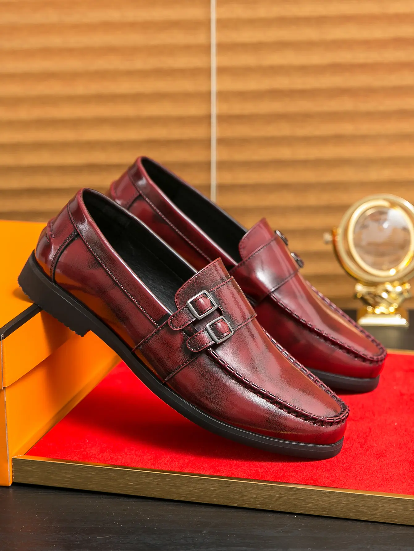 Men's Loafers Luxury Brand Leather Dress Shoes Breathable Slip-On Solid Formal Casual Shoes Handmade Designer Men Shoes Mocassin