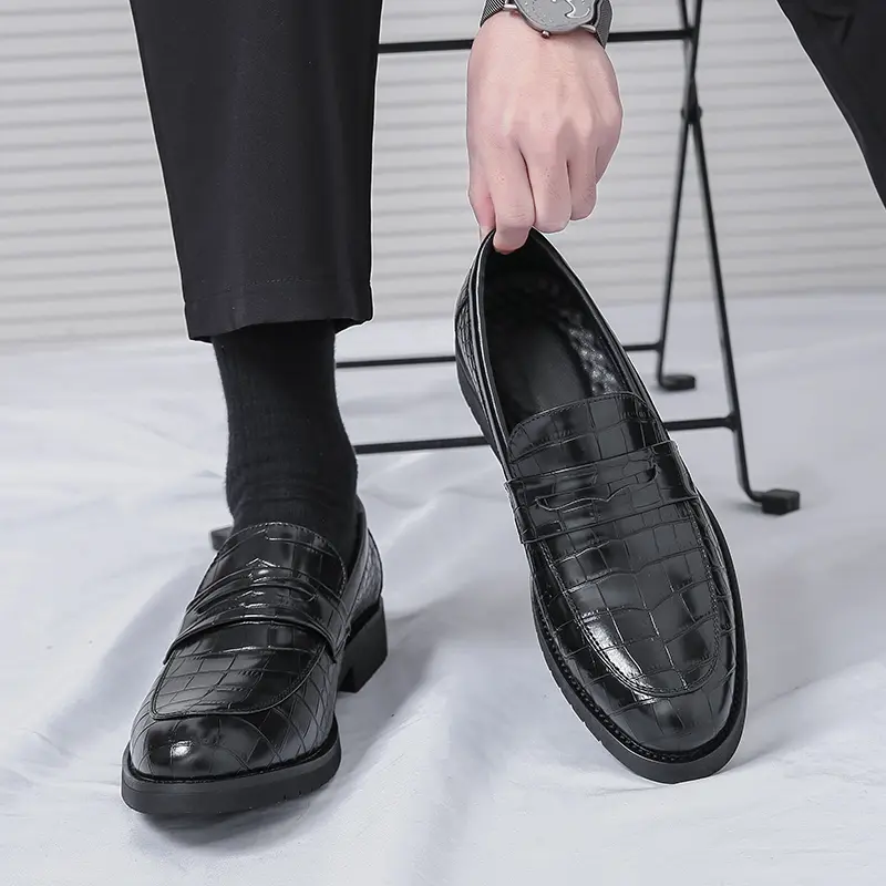 Men's Loafers Luxury Brand Leather Dress Shoes Breathable Slip-On Solid Formal Casual Shoes Handmade Designer Men Shoes Mocassin