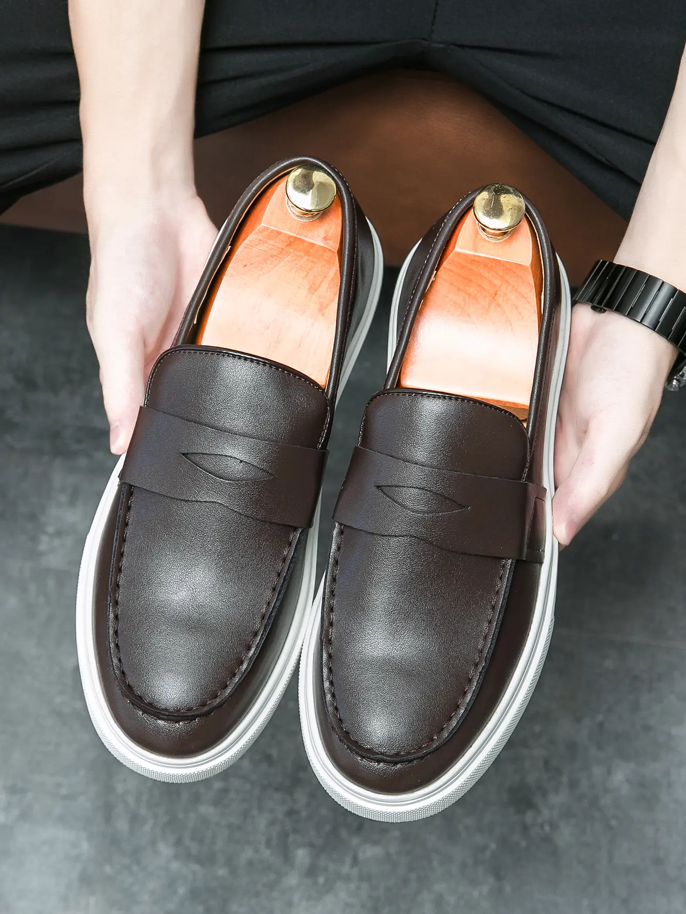Leather Shoes Formal Personality Design Tenis Men De Hombre Moccasins Tenis Caballero Designer sneakers Fashion Dress
