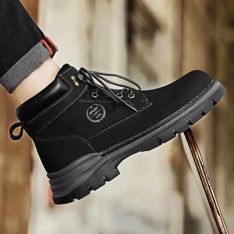 Outdoor Leather Mens Slip on Boots Platform Shoes Luxury Brand Men Winter Plush Snow Boots Fashion All-match Men Motocross Boots