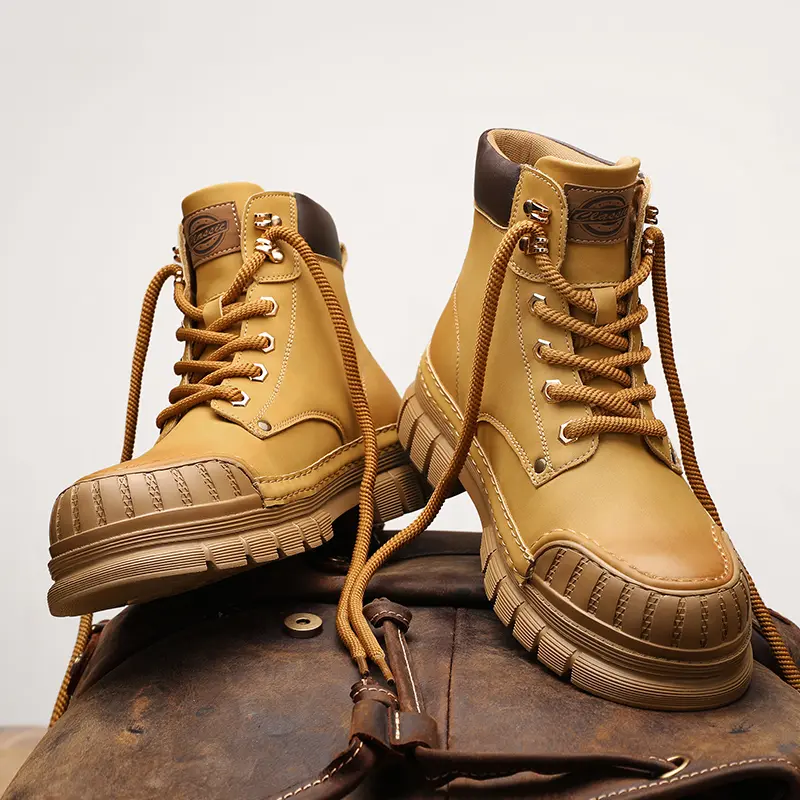 Outdoor Leather Mens Slip on Boots Platform Shoes Luxury Brand Men Winter Plush Snow Boots Fashion All-match Men Motocross Boots