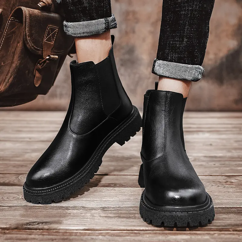 Outdoor Leather Mens Slip on Boots Platform Shoes Luxury Brand Men Winter Plush Snow Boots Fashion All-match Men Motocross Boots