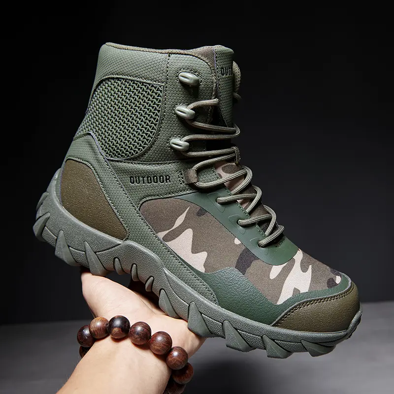 Outdoor Leather Mens Slip on Boots Platform Shoes Luxury Brand Men Winter Plush Snow Boots Fashion All-match Men Motocross Boots