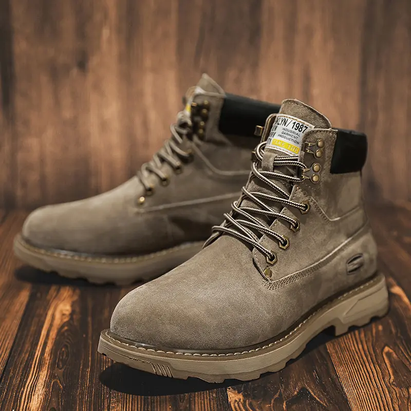 Outdoor Leather Mens Slip on Boots Platform Shoes Luxury Brand Men Winter Plush Snow Boots Fashion All-match Men Motocross Boots
