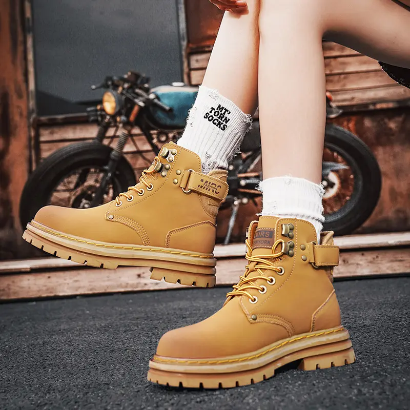 Outdoor Leather Mens Slip on Boots Platform Shoes Luxury Brand Men Winter Plush Snow Boots Fashion All-match Men Motocross Boots