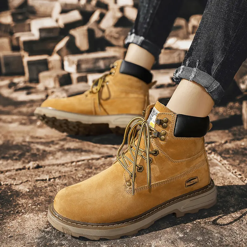 Outdoor Leather Mens Slip on Boots Platform Shoes Luxury Brand Men Winter Plush Snow Boots Fashion All-match Men Motocross Boots