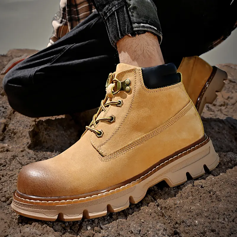 Outdoor Leather Mens Slip on Boots Platform Shoes Luxury Brand Men Winter Plush Snow Boots Fashion All-match Men Motocross Boots