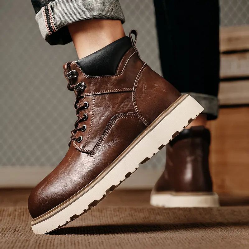 Outdoor Leather Mens Slip on Boots Platform Shoes Luxury Brand Men Winter Plush Snow Boots Fashion All-match Men Motocross Boots