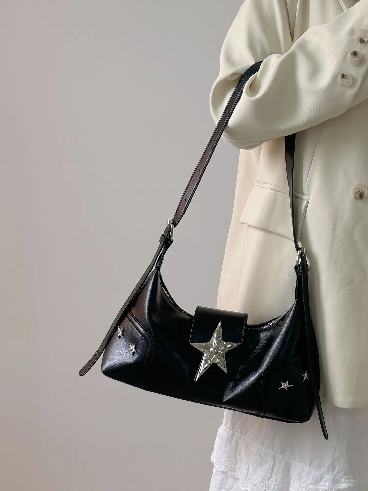Retro Punk Motorcycle Style Shoulder Bag Women Cool Star Y2k Purse Hot Girls Crossbody Bags Pleated Pu Leather Female Handbags