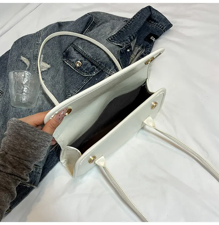 Fashion PU Leather Women's Shoulder Bags Commuter Ladies Underarm Bag Large Capacity Portable Female Tote Handbags with Pendant