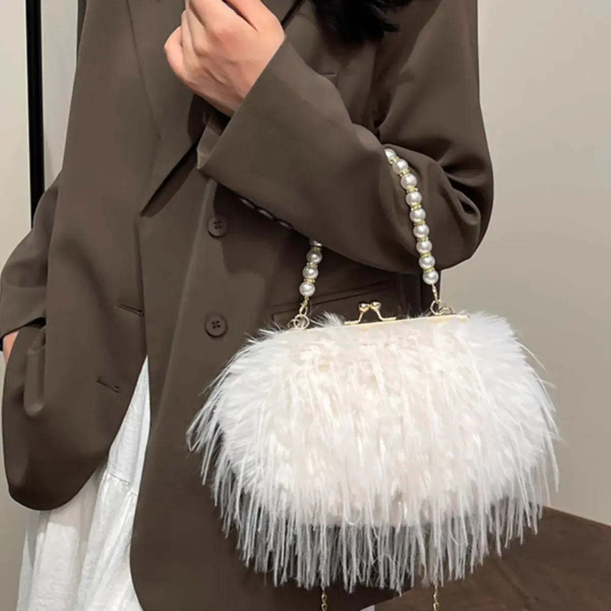 Beading Chain Women's Evening Plush Handbags Faux Fur Tassel Ladies Shoulder Bag Elegant Female Crossbody Bags Party Furry Purse