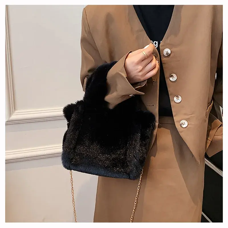 Winter Fashion Women's Furry Tote Handbags Large Capacity Commuter Ladies Faux Fur Shoulder Bag Soft Plush Female Crossbody Bags